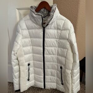 Náutica women’s puffer jacket. Size XL. White. New.